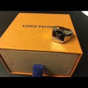 Louis Vuitton men's monogram signet ring